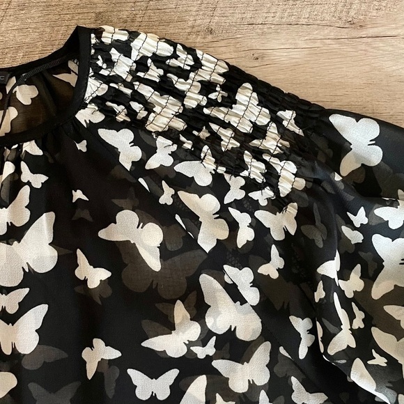 🌺 Zara Sheer Butterfly Print Lightweight Boho Peasant Blouse Size S - Picture 7 of 11